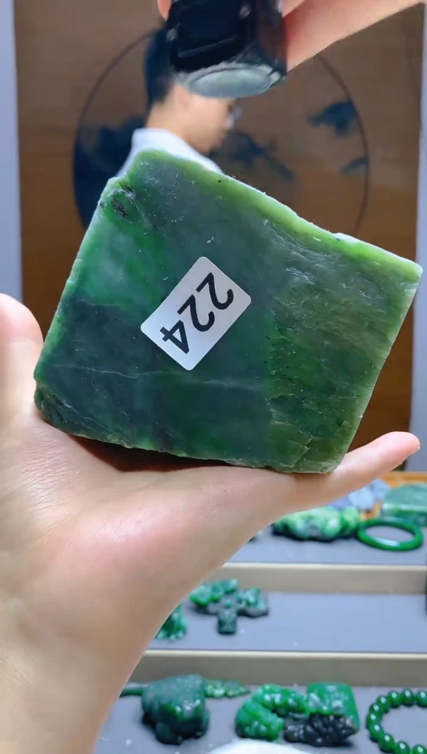 和田玉（碧玉）未镶嵌珠宝半成品1