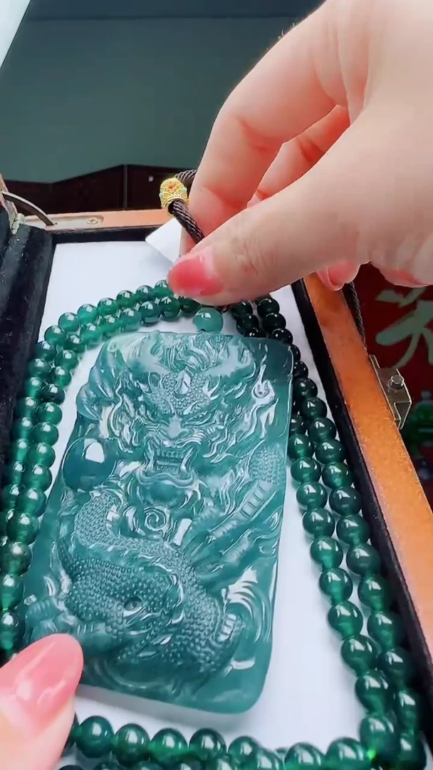 颈饰未镶嵌翡翠多样性发其一