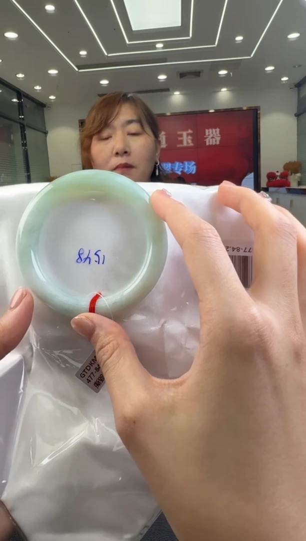 翡翠未镶嵌颈饰手镯58