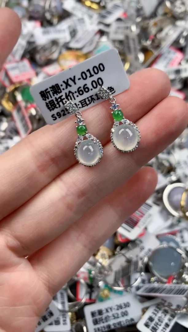 银S925镶嵌戒指翡翠666    10