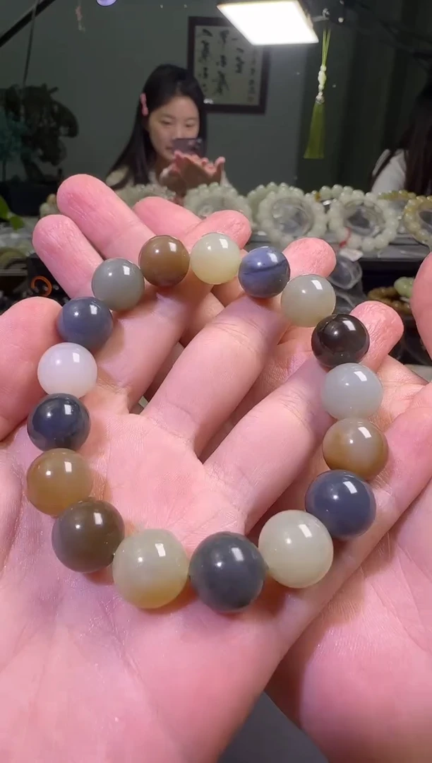 未镶嵌手镯和田玉新疆和田玉卡12手串