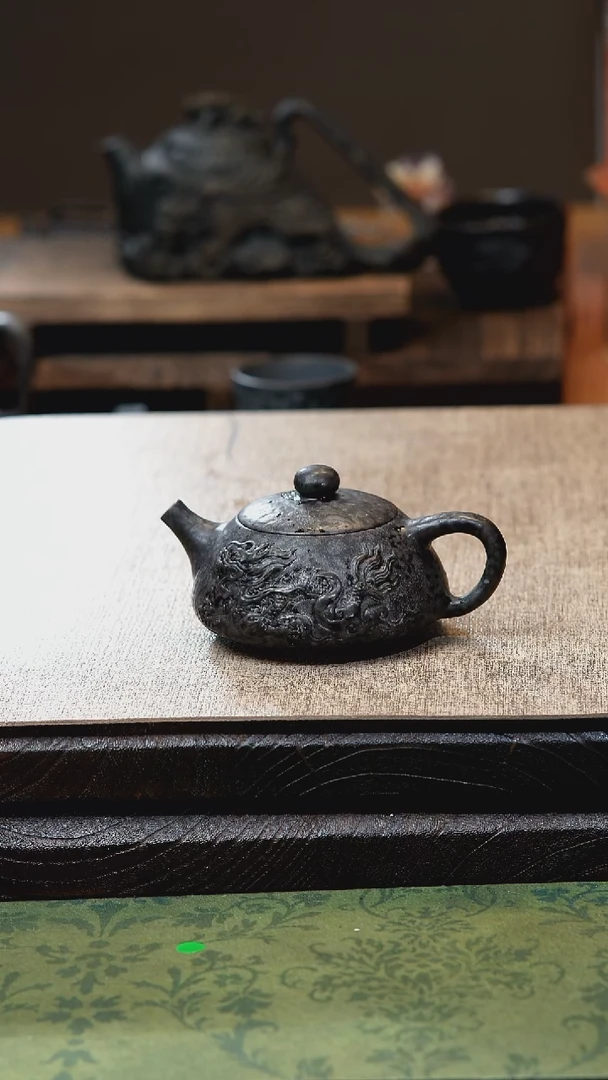 庄惠东老师作品冰碛岩重工雕刻双龙石瓢壶