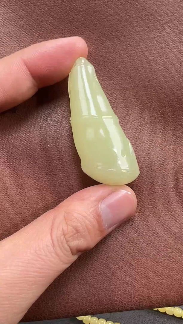 吊坠(不含链)未镶嵌和田玉半***茄和田玉精品时尚挂坠