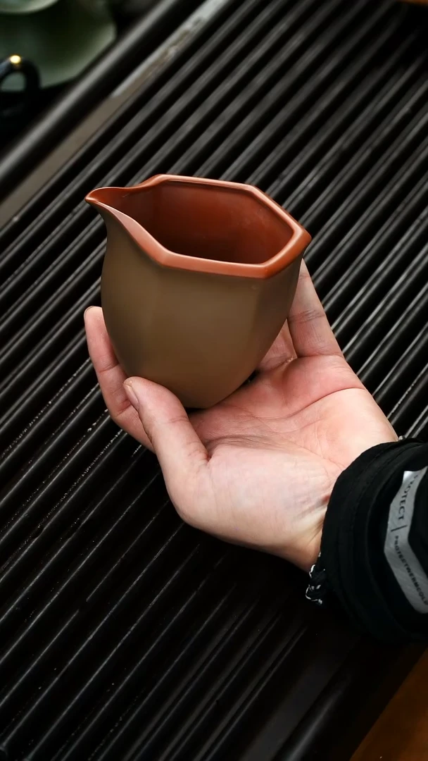 ututyuiuiyikthuijtfgru