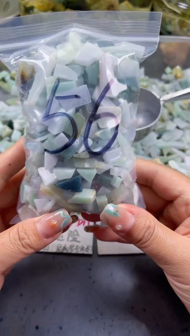 配石翡翠天然翡翠小号500克56