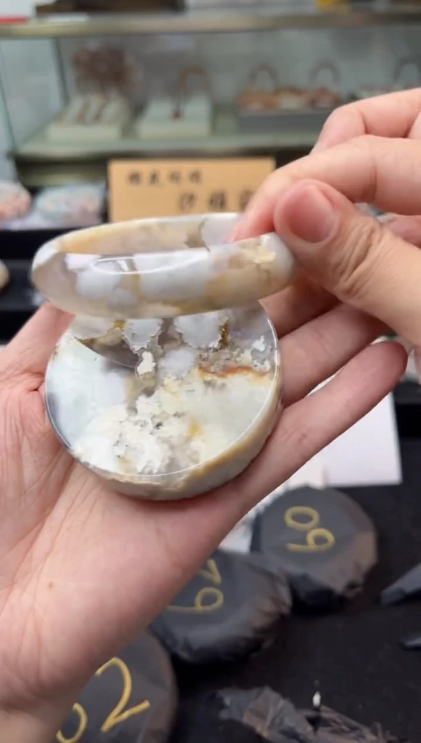 未镶嵌手镯石英质玉64圈口（赠品镯心）3558904