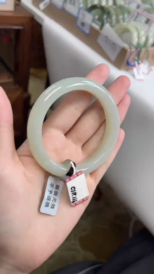 未镶嵌手镯和田玉56