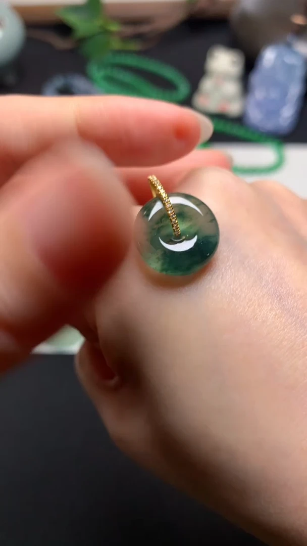 颈饰18K金镶嵌翡翠L**s  0869309365  镶嵌费