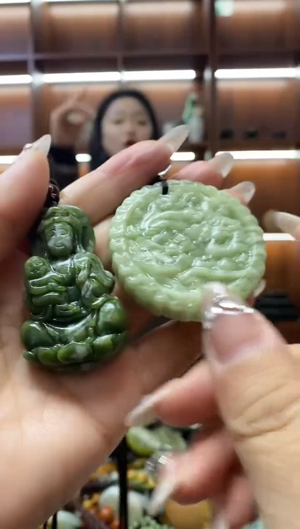 未镶嵌岫玉吊坠拍一发二