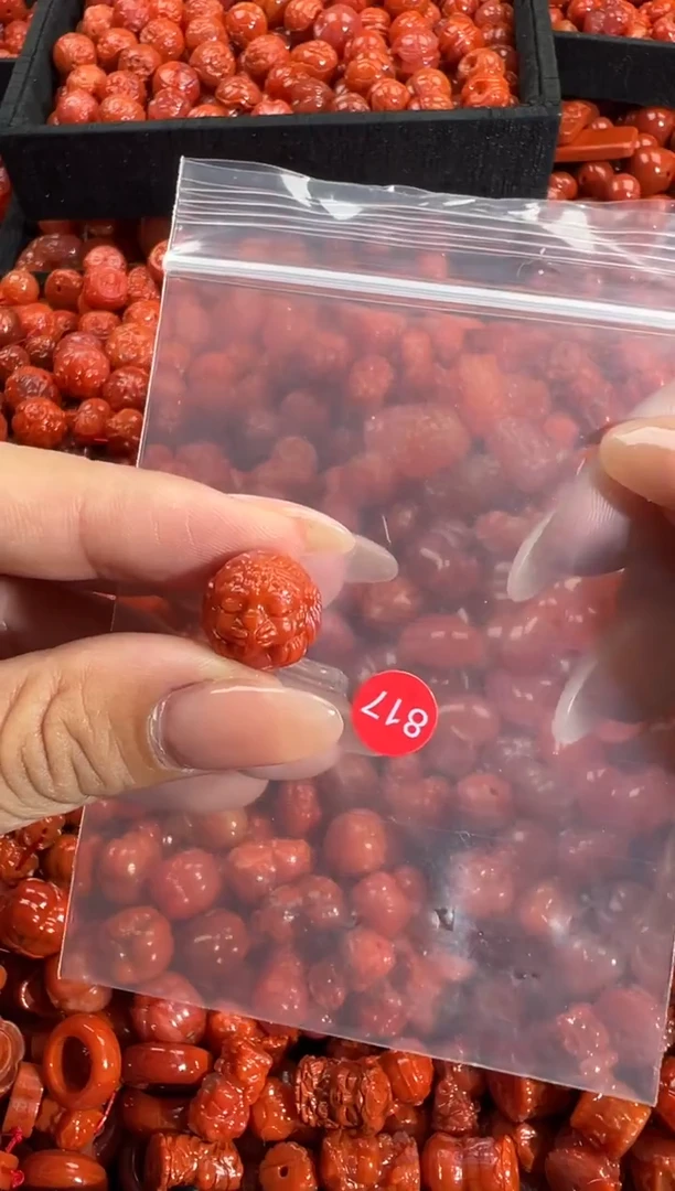 颈饰未镶嵌南红玛瑙1