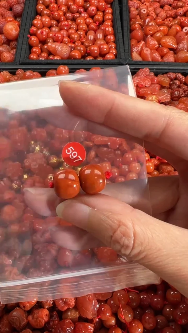 【闪购商品】南红玛瑙颈饰未镶嵌1