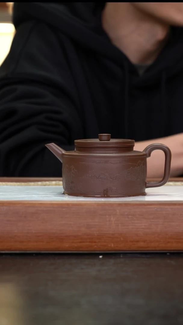 茶壶紫砂        泥绘  堆绘   240cc      全手工