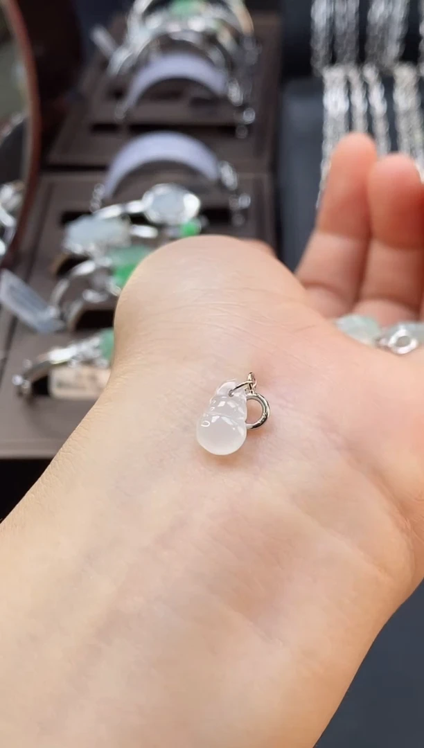 颈饰银S925镶嵌翡翠泡***?10926