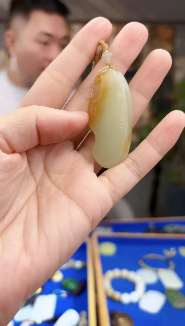未镶嵌和田玉挂件拍一发一