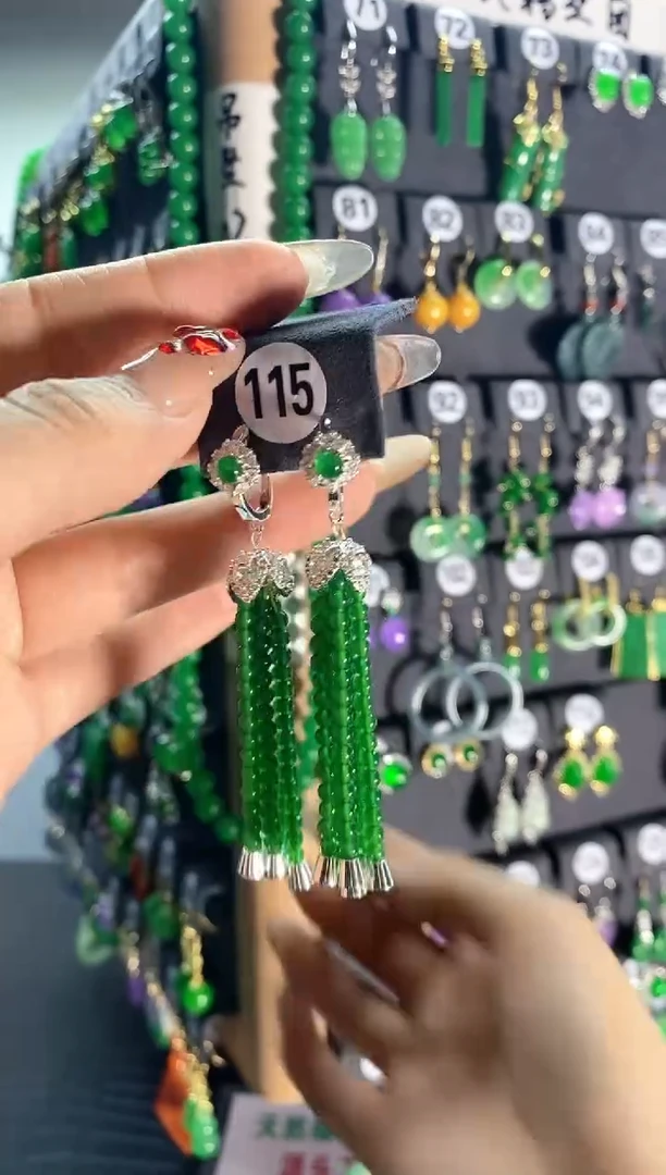 【闪购商品】翡翠颈饰银S925镶嵌115...