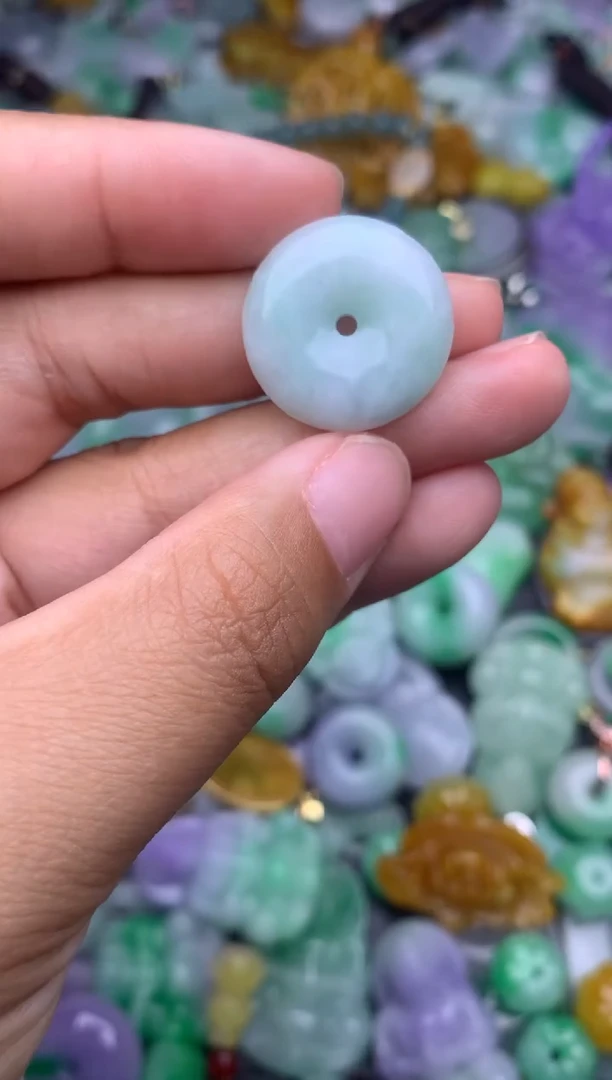 颈饰未镶嵌翡翠天然缅甸翡翠吊坠