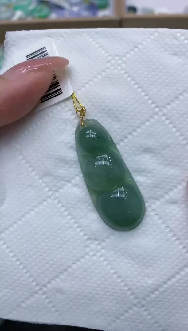 翡翠18K金镶嵌颈饰1111111111