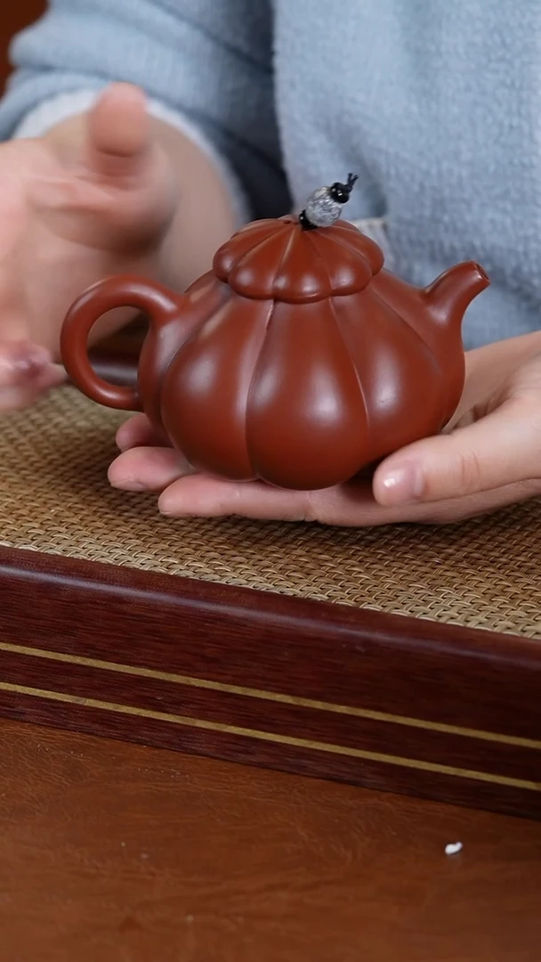 【闪购商品】紫砂茶壶张暗娣朱泥筋纹菊蕾壶