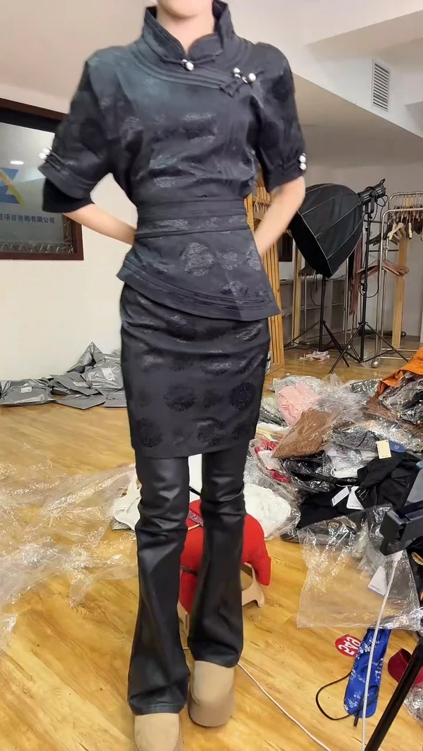 2XL码    125-135斤  裙子