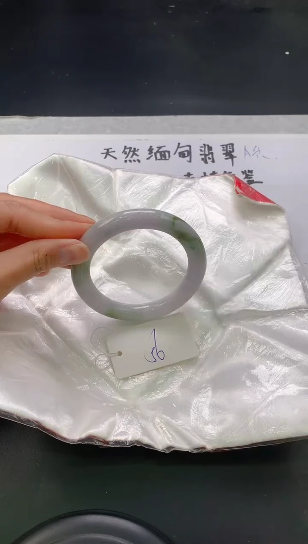 翡翠手镯未镶嵌83