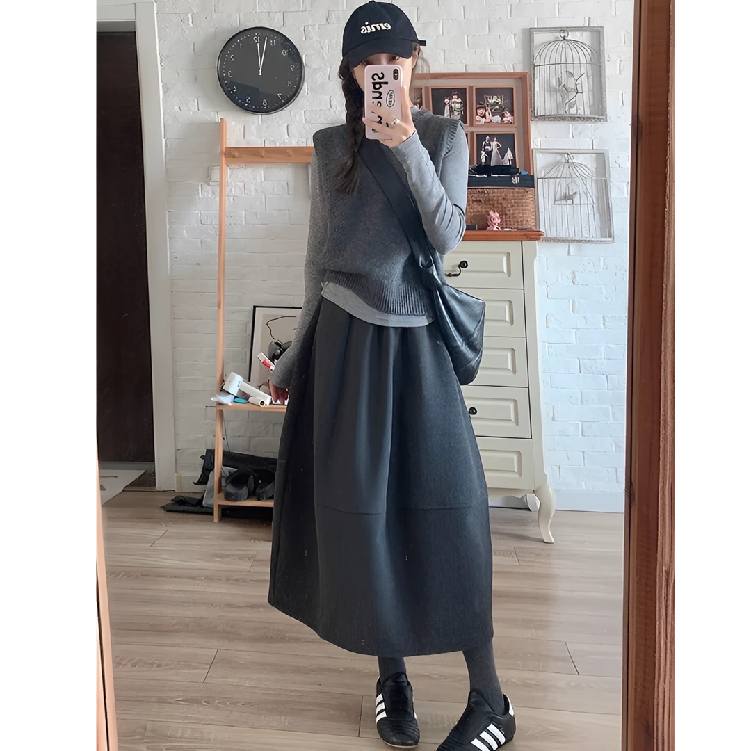 格雷系灰色刺绣针织马甲内搭上衣秋叠穿毛呢花苞半身裙韩系三件套