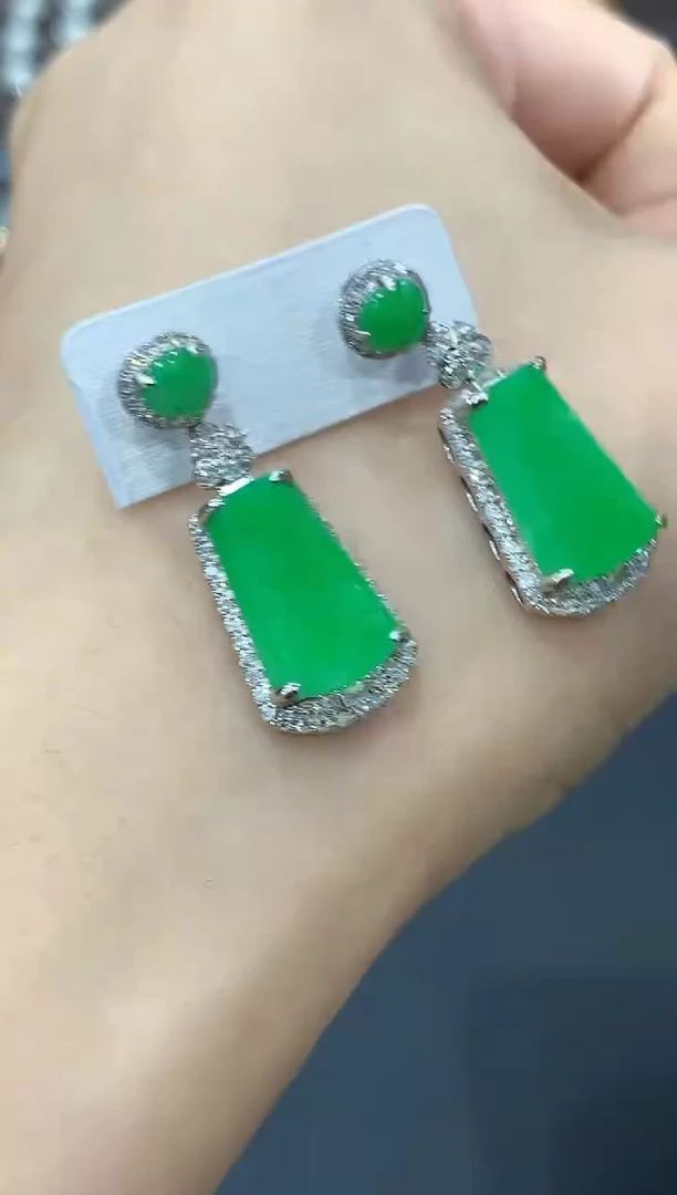 18K金镶嵌翡翠耳饰B326