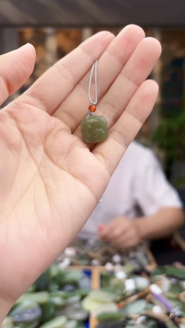 和田玉未镶嵌挂件拍一发一多样性发货