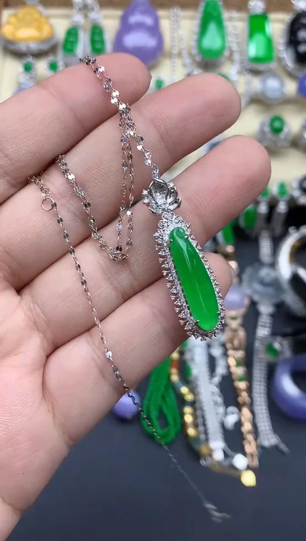 【闪购商品】翡翠颈饰18K金镶嵌530-中国好珍宝