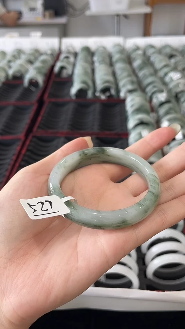 未镶嵌手镯石英质玉瑕527