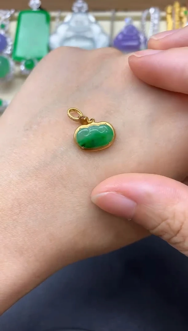 翡翠18K金镶嵌颈饰160-中国好珍宝