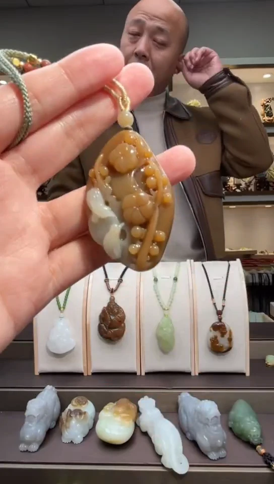 颈饰未镶嵌和田玉苏