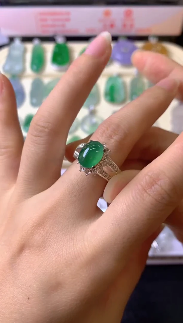 未镶嵌定制翡翠柯****?裸玉（客户意向镶嵌）