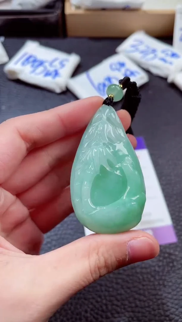 翡翠未镶嵌颈饰00016164