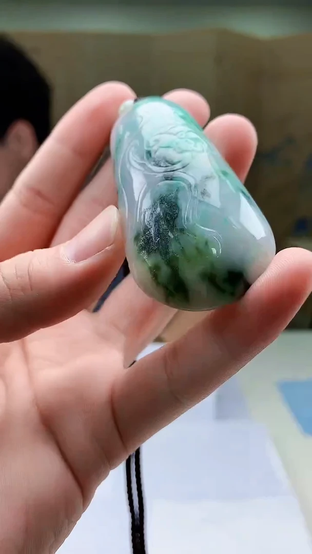 【闪购商品】定制翡翠未镶嵌4688bb-毛货挂件40