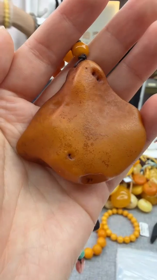 琥珀颈饰未镶嵌85秒拍号 假一罚三