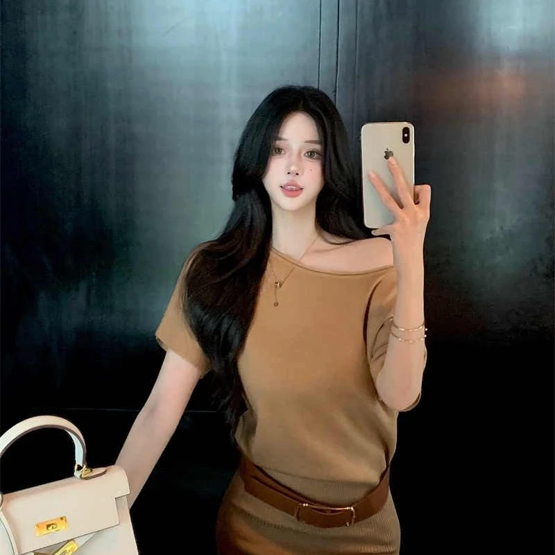 夏季修身收腰毛衣短裙辣妹显瘦包臀裙子性感斜肩短袖针织连衣裙女