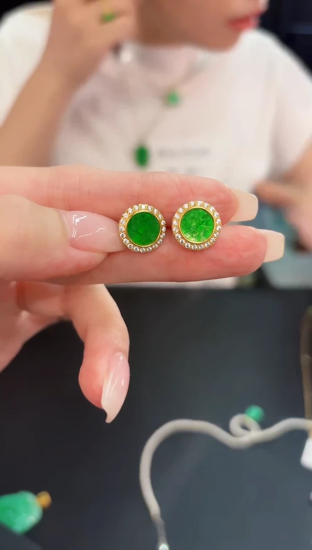 翡翠未镶嵌耳饰缅料A货/多样性发货/一件