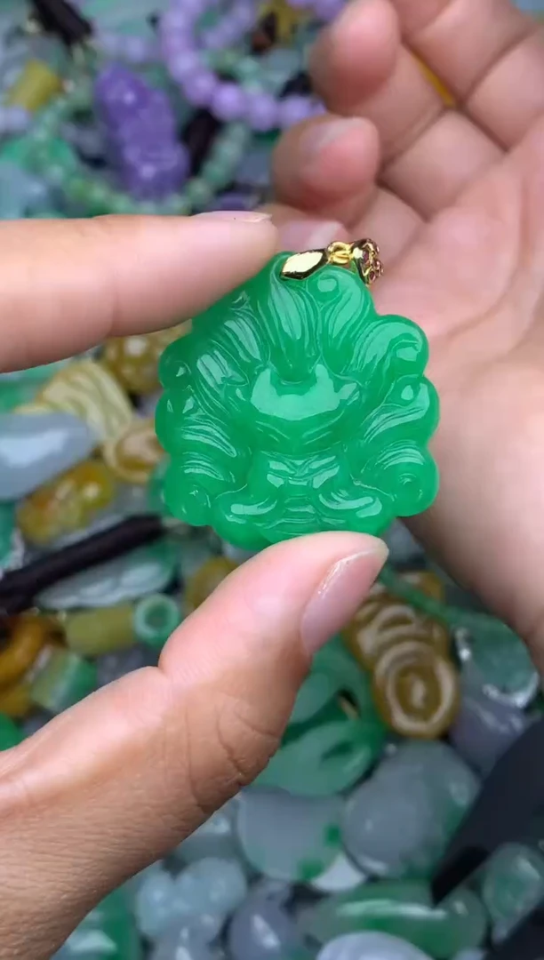 颈饰未镶嵌翡翠天然缅甸翡翠吊坠