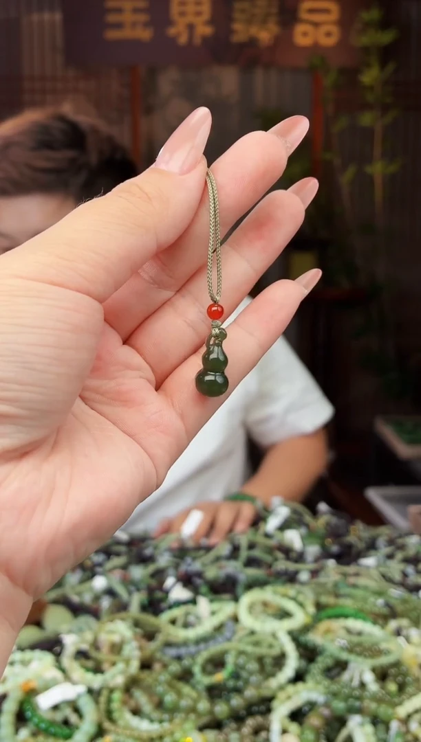 和田玉未镶嵌颈饰拍一发一