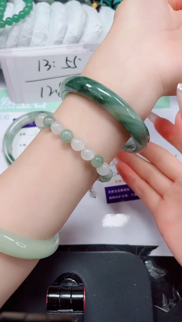 石英质玉手镯未镶嵌221-60/61