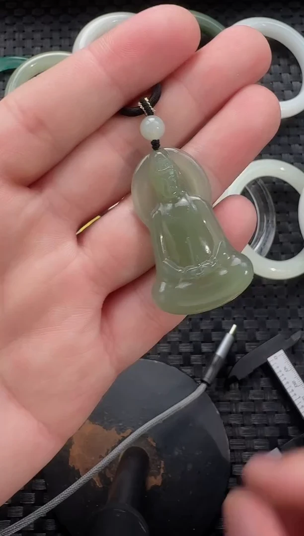 颈饰未镶嵌和田玉湖水绿素衣观音