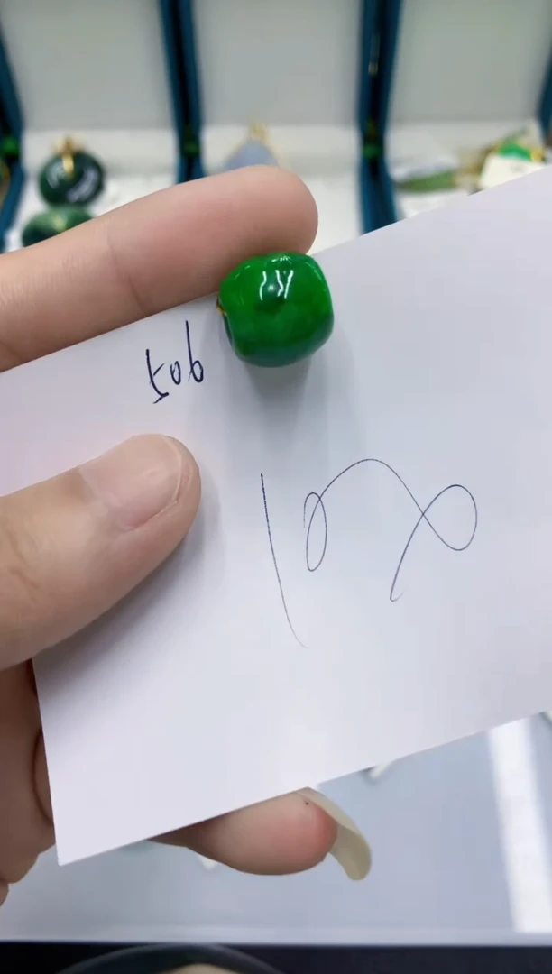 翡翠未镶嵌颈饰1111111