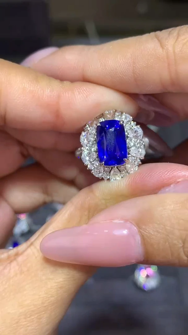戒指蓝宝石18K金镶嵌5.3CT