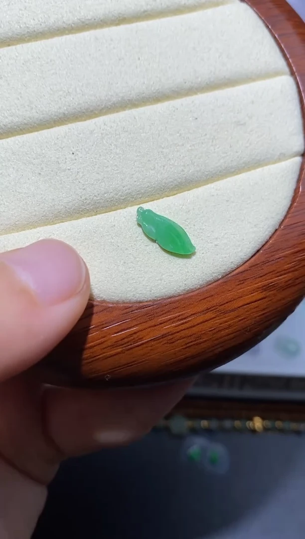 未镶嵌定制翡翠玉兰花12.9*5.1*2