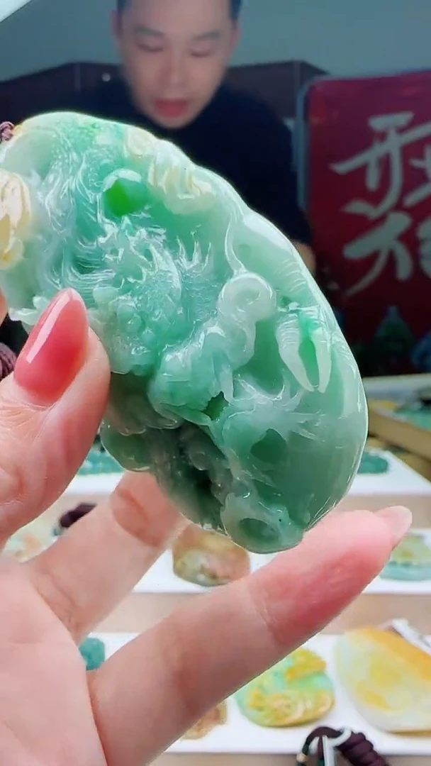 颈饰未镶嵌翡翠多样性发其一