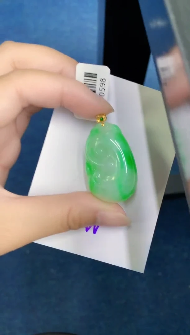 翡翠18K金镶嵌颈饰000000000