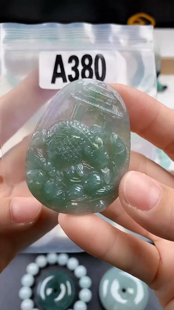 颈饰未镶嵌翡翠天然翡翠吊坠挂件