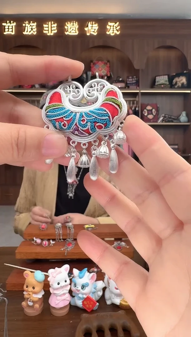 【闪购商品】织绣扶光苗绣传承76