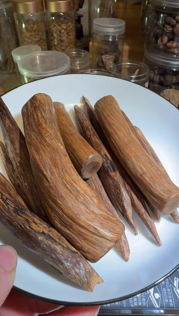 沉香沉香碎屑打**魚91克左右