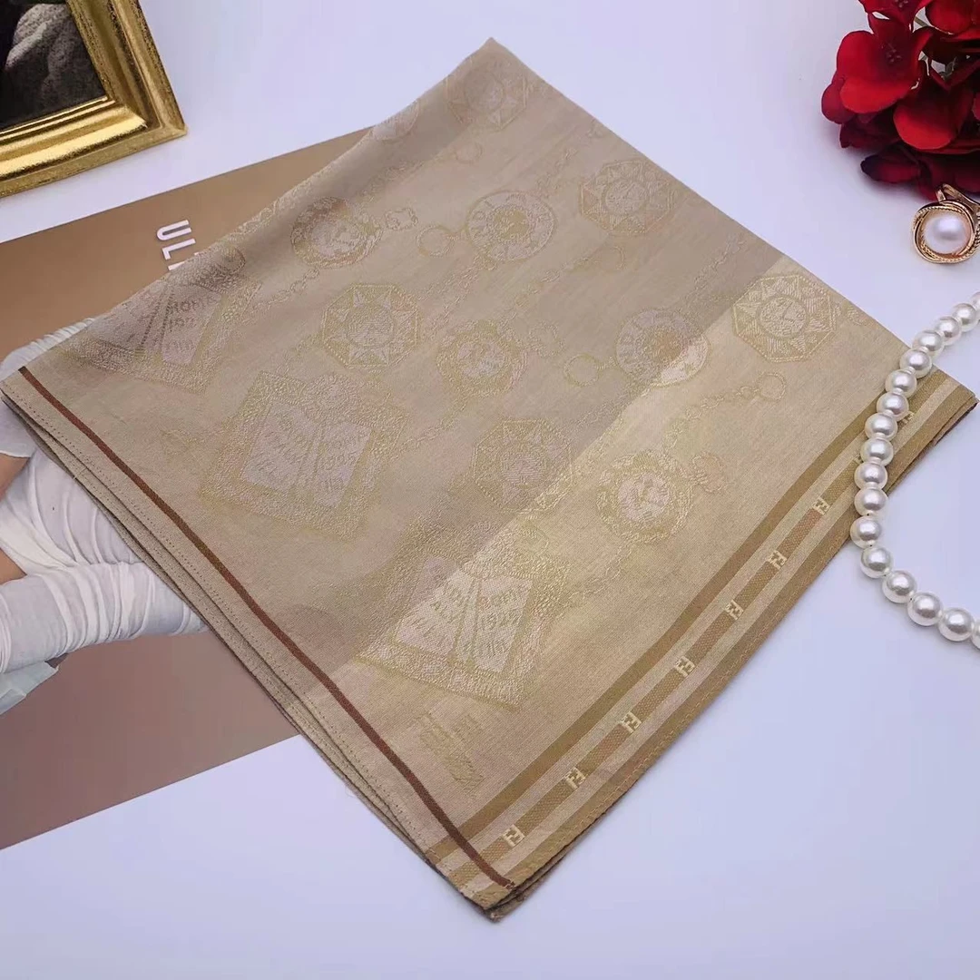 99新 FENDI/芬迪 海囤 芬迪 丝巾/yy03221